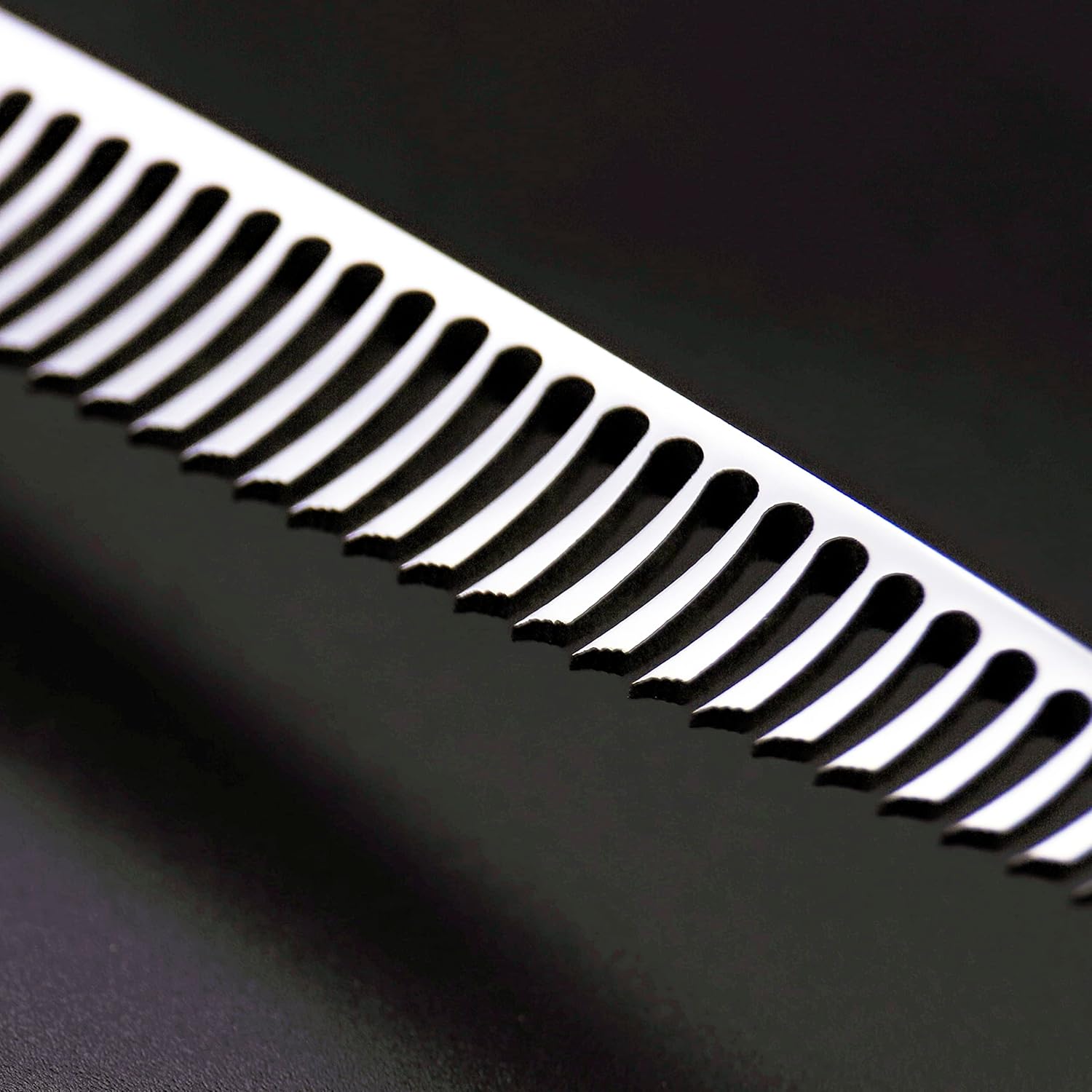Der Seamless Blend Thinner: 25-Zahn VG10-Klinge für nahtlose Übergänge