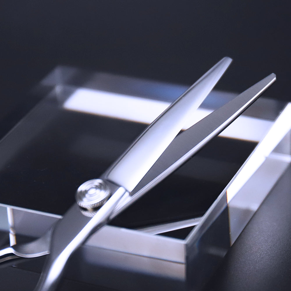 5,5 Zoll Professionelle Präzisions-Haarschere – VG10 Stahl, True Convex Edge, Semi-Offset Griff